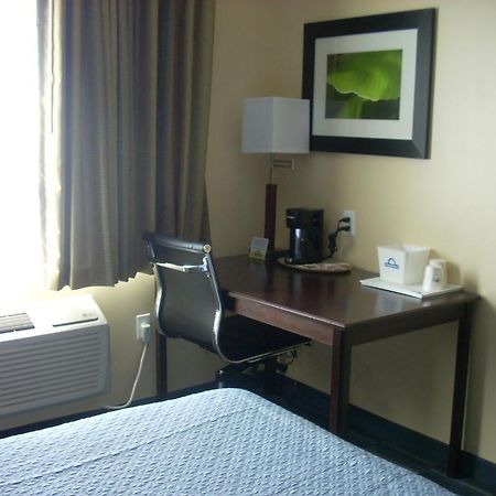 Days Inn & Suites By Wyndham Ozone Park/Jfk Airport Νέα Υόρκη Εξωτερικό φωτογραφία