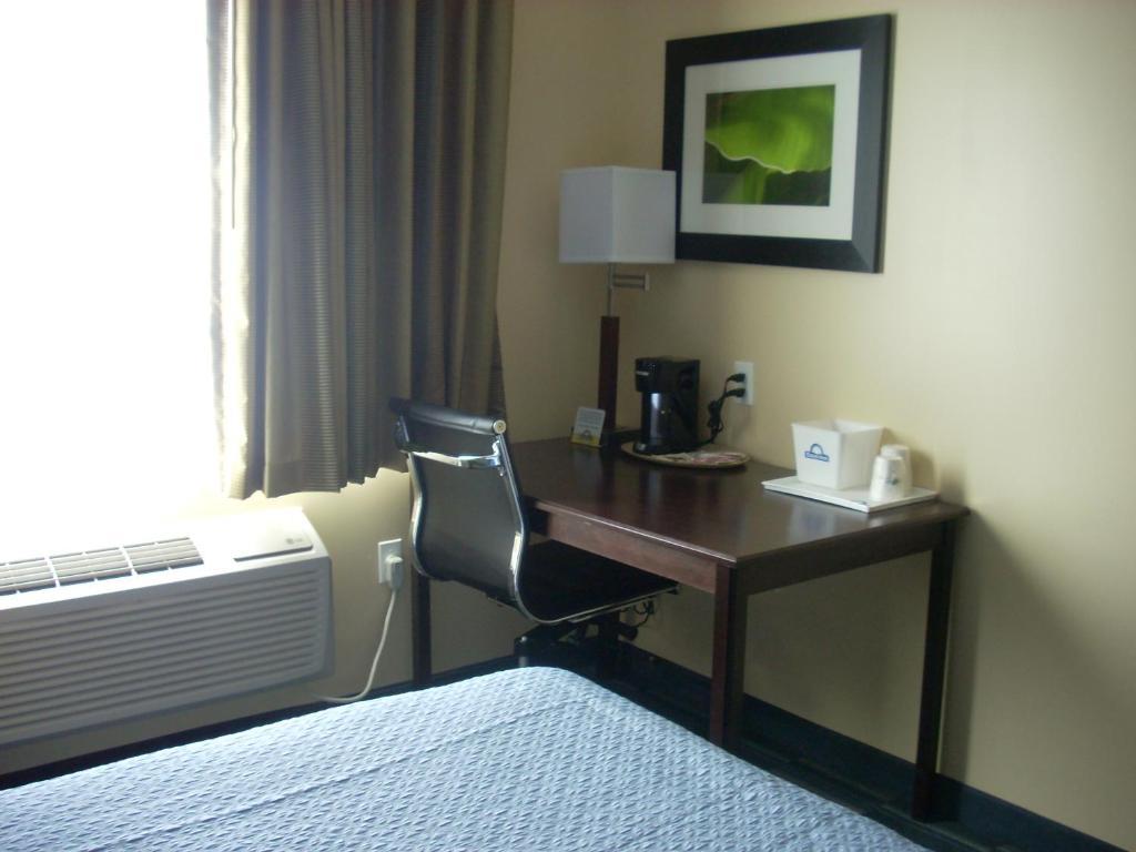 Days Inn & Suites By Wyndham Ozone Park/Jfk Airport Νέα Υόρκη Εξωτερικό φωτογραφία