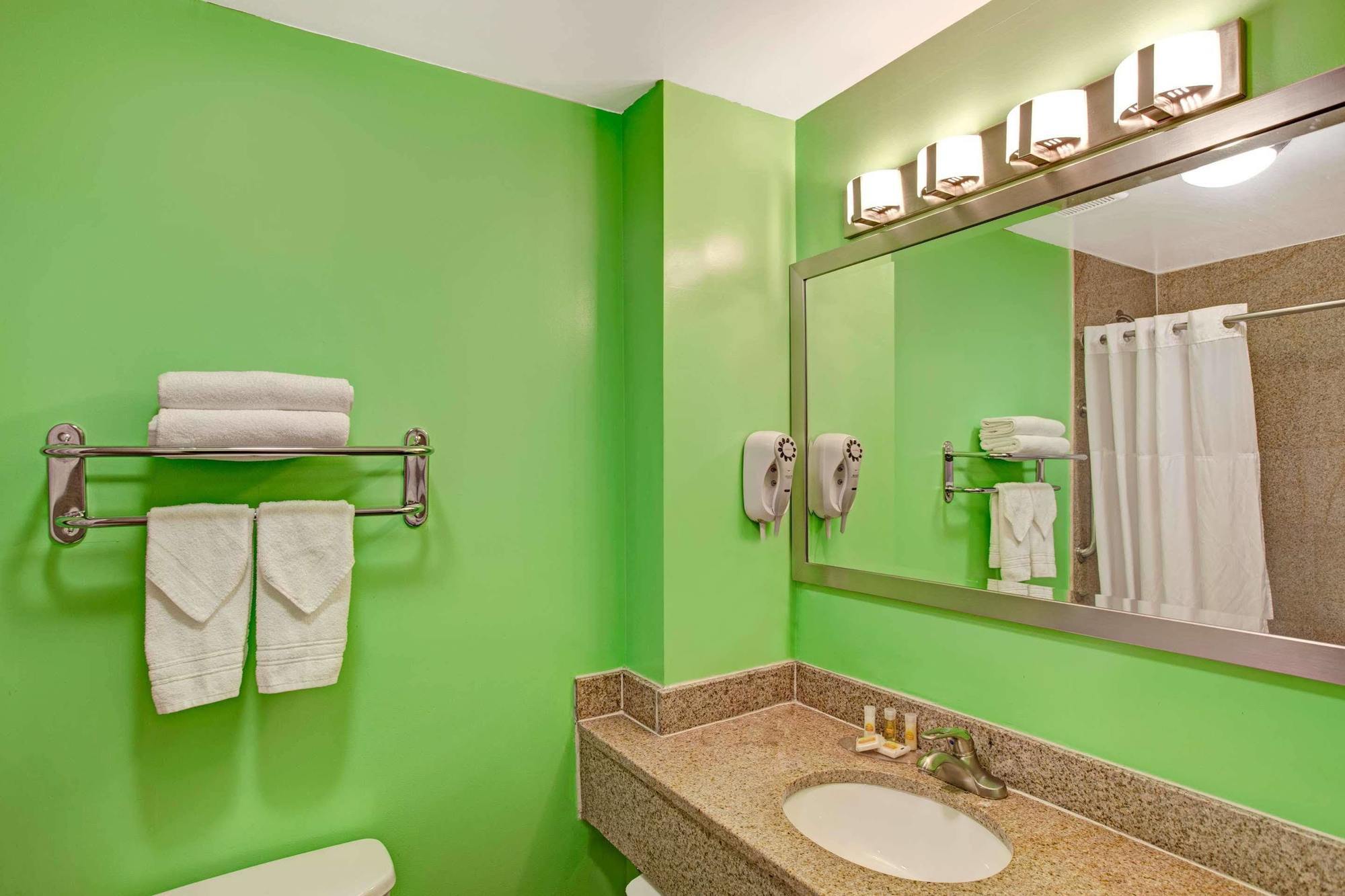 Days Inn & Suites By Wyndham Ozone Park/Jfk Airport Νέα Υόρκη Εξωτερικό φωτογραφία